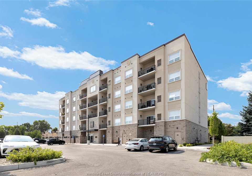 1740-sprucewood-lasalle-ontario-26017087