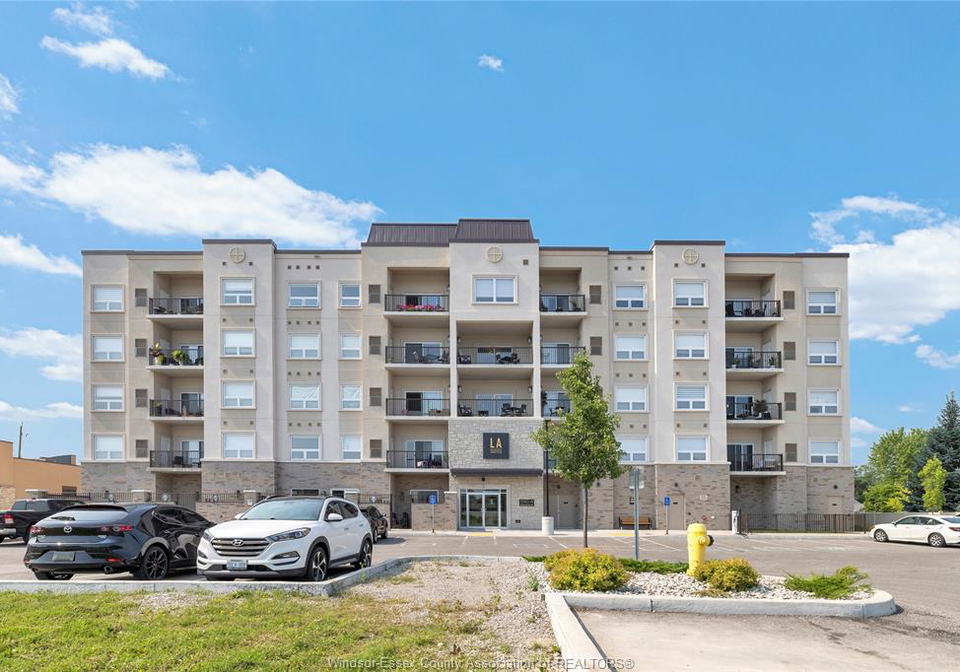 1740-sprucewood-lasalle-ontario-26017087
