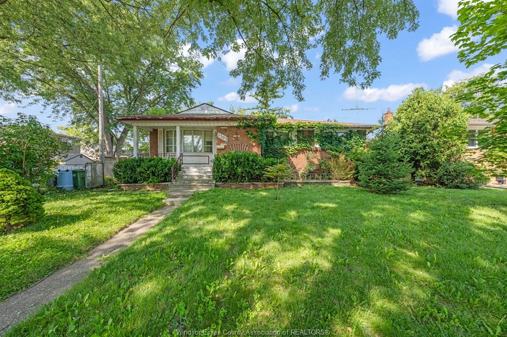 2383-woodlawn-windsor-ontario-26017115