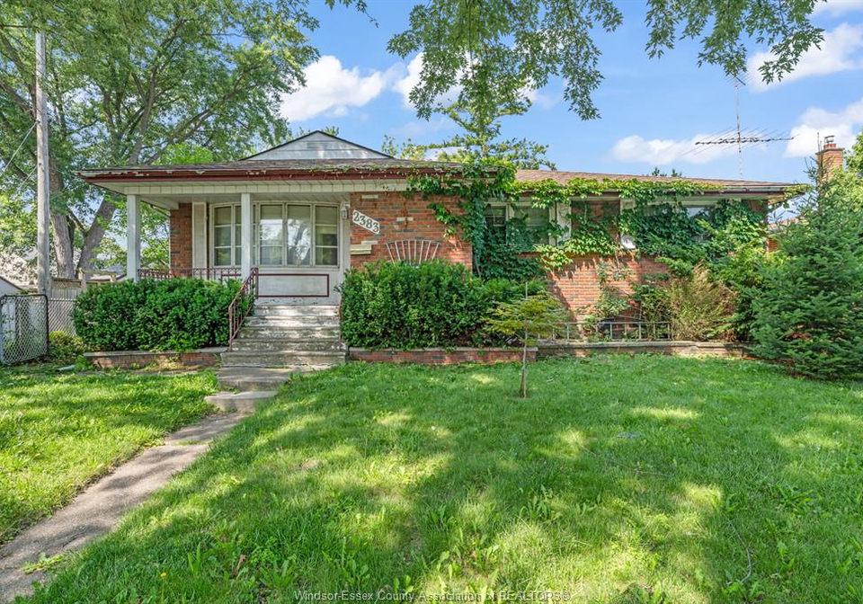 2383-woodlawn-windsor-ontario-26017115