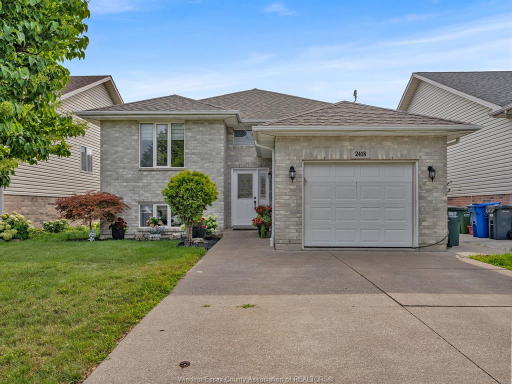 2418-duneshill-avenue-windsor-ontario-26017117