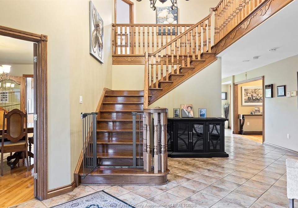2648-fleming-windsor-ontario-26017122