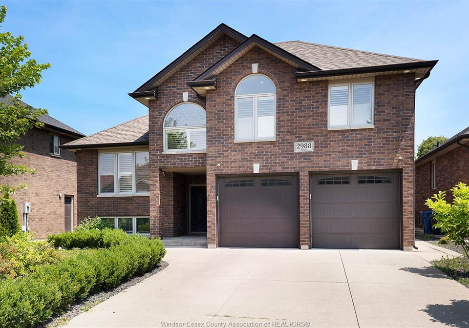 2988-ruth-windsor-ontario-26017132