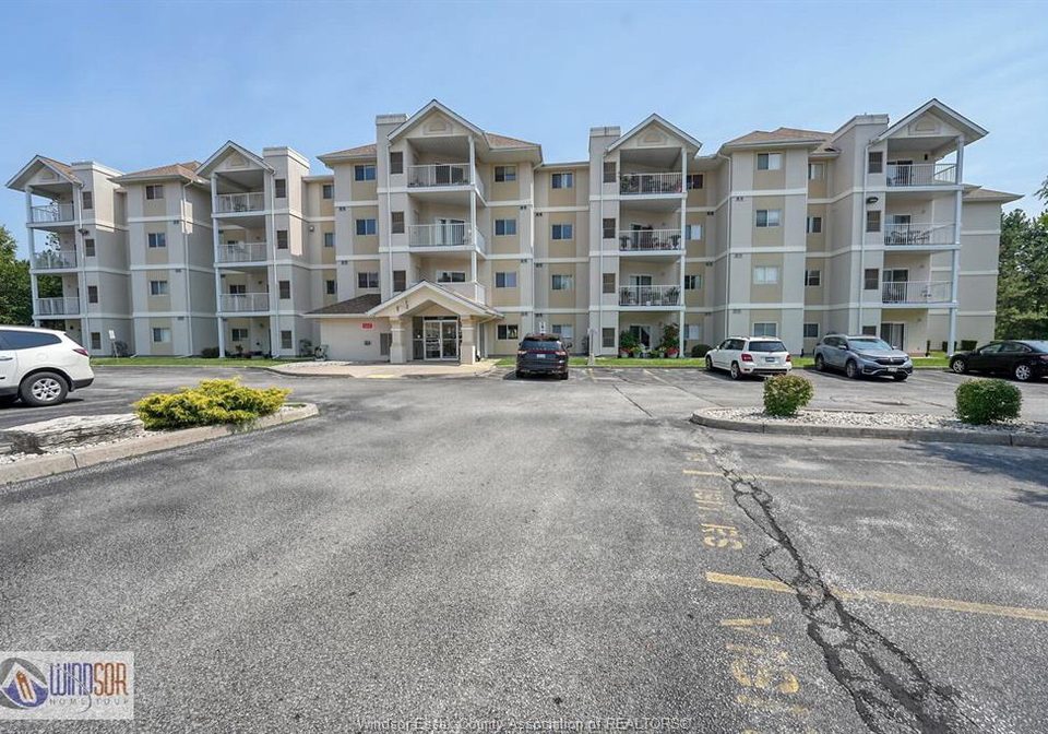 1547-grand-marais-west-windsor-ontario-26017139
