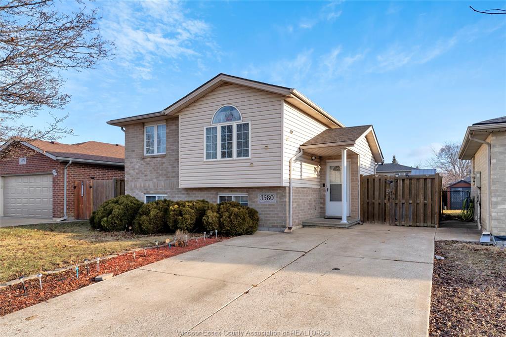 3580-klondike-avenue-windsor-ontario-26017148