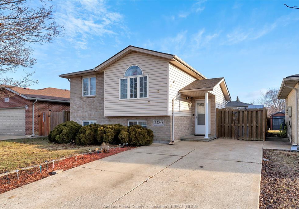 3580-klondike-avenue-windsor-ontario-26017148