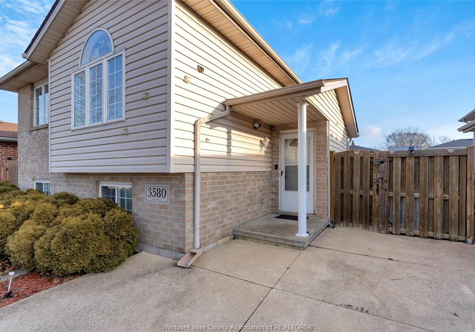 3580-klondike-avenue-windsor-ontario-26017148