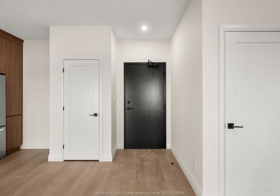 4400-laurier-parkway-lasalle-ontario-26017158