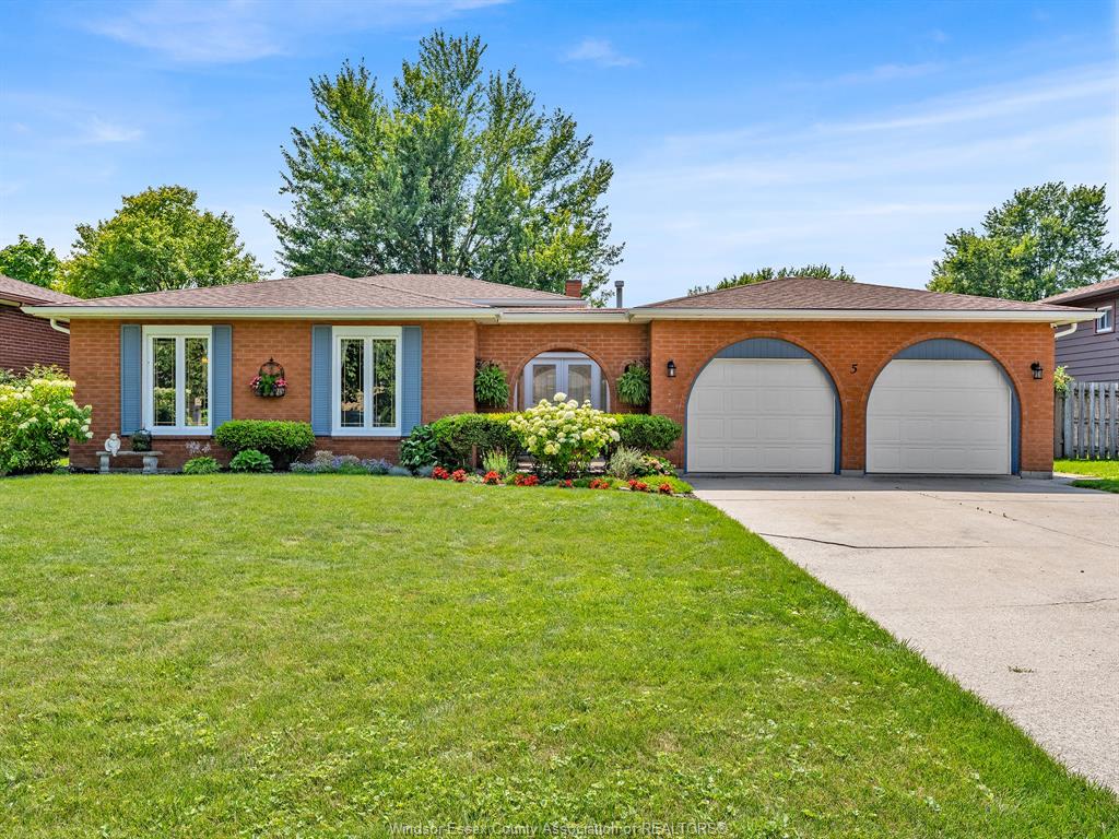 5-whitewood-cottam-ontario-26017166