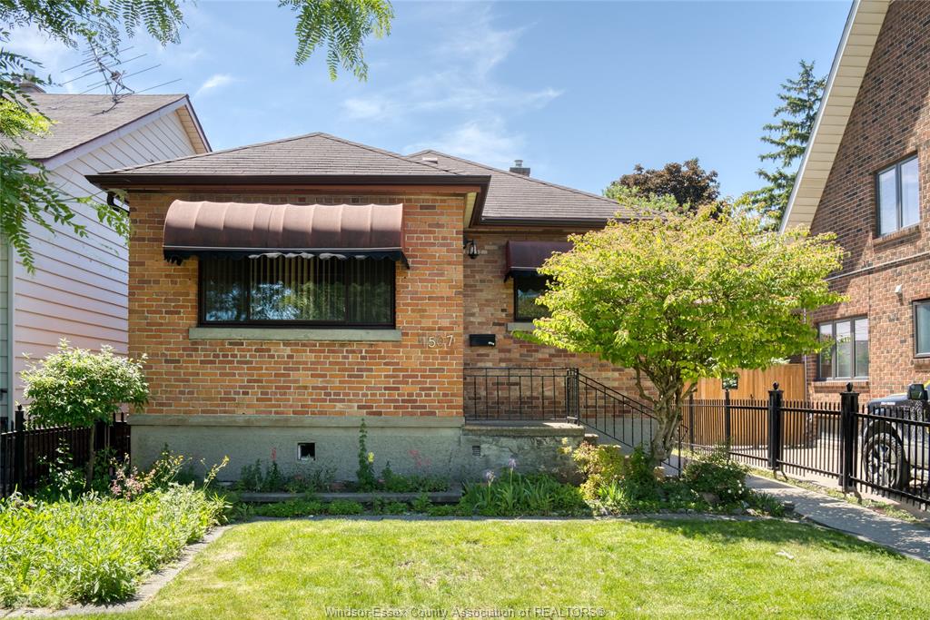 1507-langlois-windsor-ontario-26017169