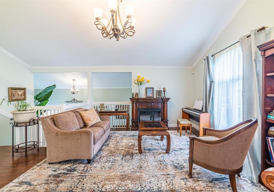 2595-california-windsor-ontario-26017177