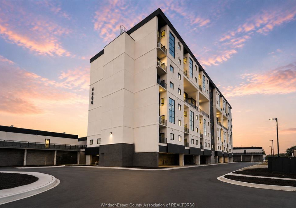 4400-laurier-parkway-lasalle-ontario-26017204