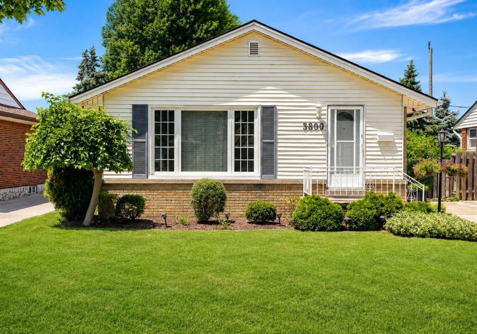 3800-rosemount-avenue-windsor-ontario-26017220