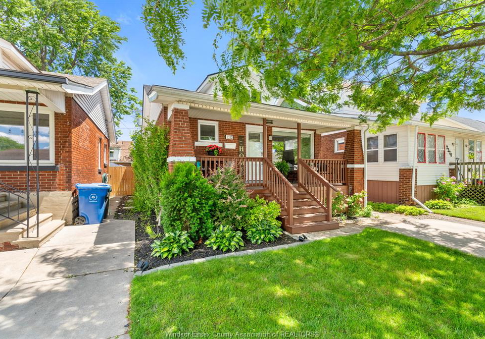 2322-lillian-avenue-windsor-ontario-26017248