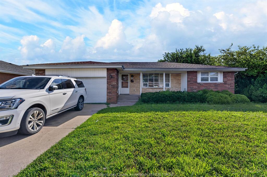 2450-mckay-avenue-windsor-ontario-26017251