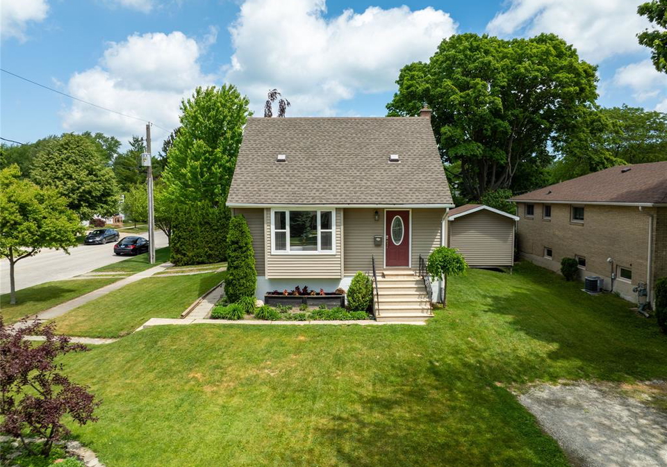 702-michigan-avenue-point-edward-ontario-26017265