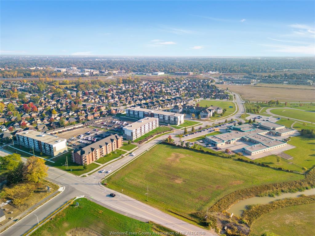 4578-huron-church-line-lasalle-ontario-26017268