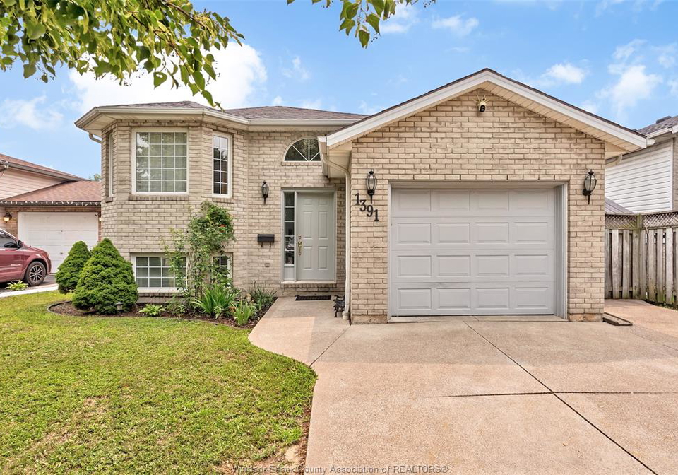 1391-fuller-crescent-windsor-ontario-26017275