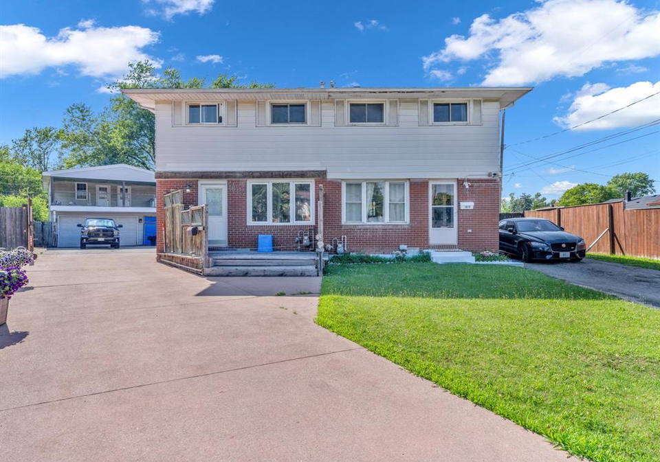 1615-curry-windsor-ontario-26017278