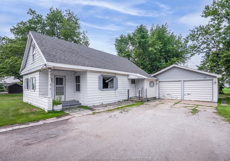 3070-county-road-8-lakeshore-ontario-26017288