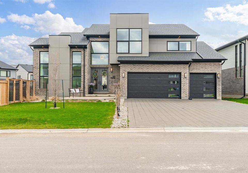 21-locky-lane-komoka-ontario-26017292