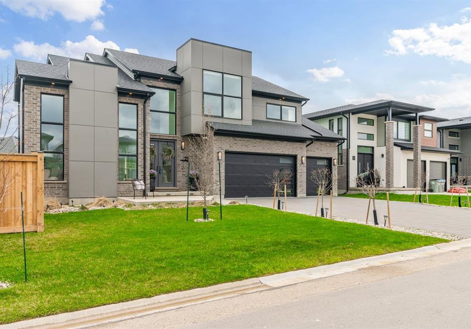 21-locky-lane-komoka-ontario-26017292