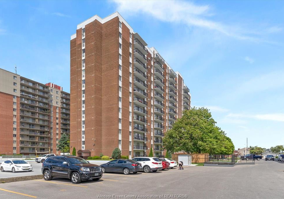 8591-riverside-drive-east-windsor-ontario-26017315