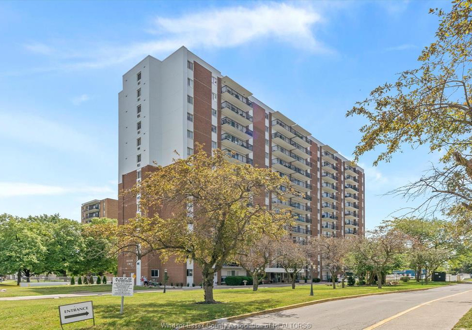 8591-riverside-drive-east-windsor-ontario-26017315