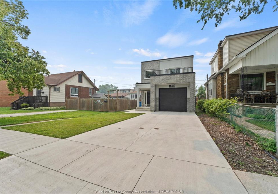 1565-gladstone-avenue-windsor-ontario-26017325