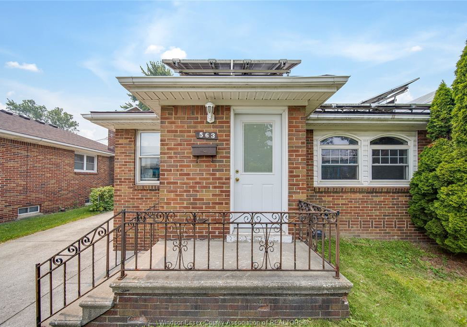 563-indian-road-windsor-ontario-26017329