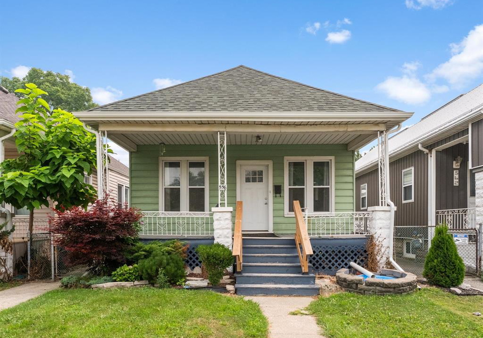558-elm-windsor-ontario-26017333