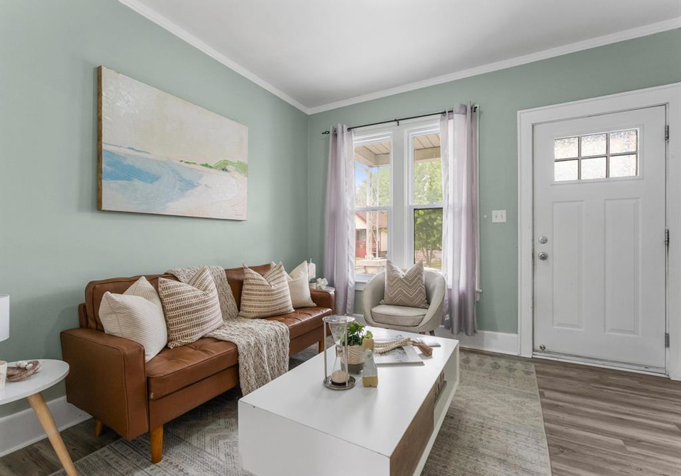 558-elm-windsor-ontario-26017333