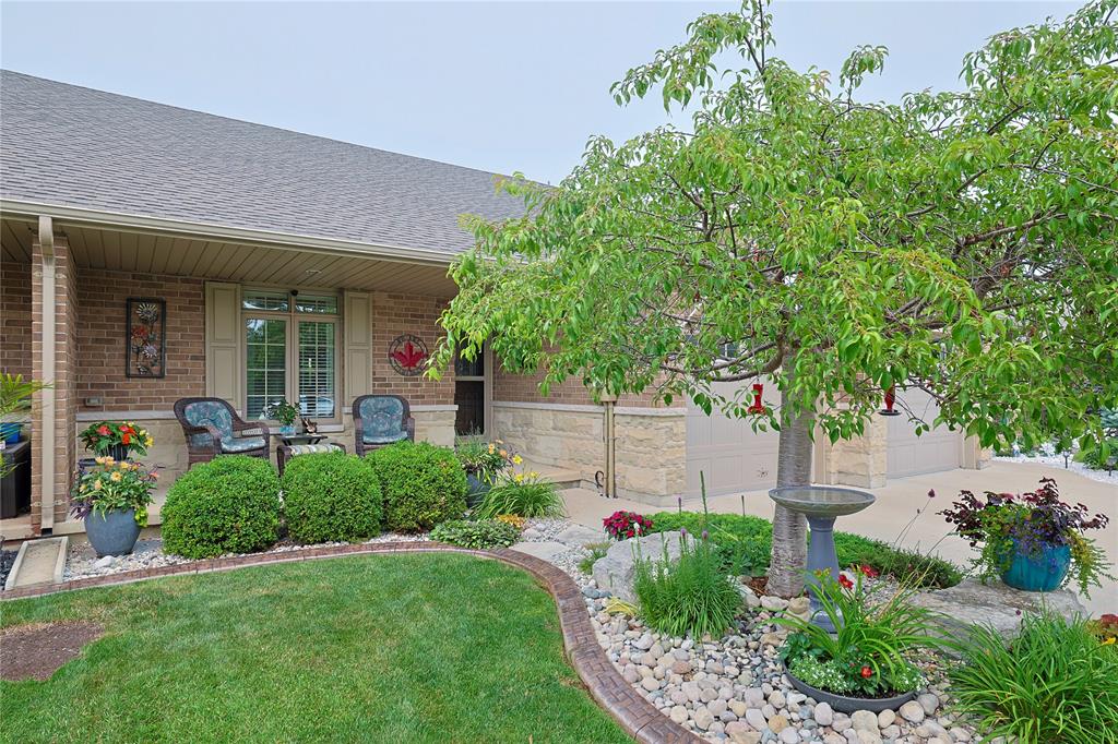 248-bentley-court-sarnia-ontario-26017358