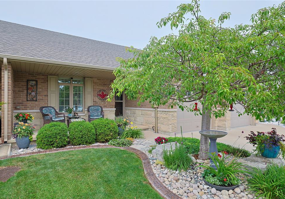 248-bentley-court-sarnia-ontario-26017358