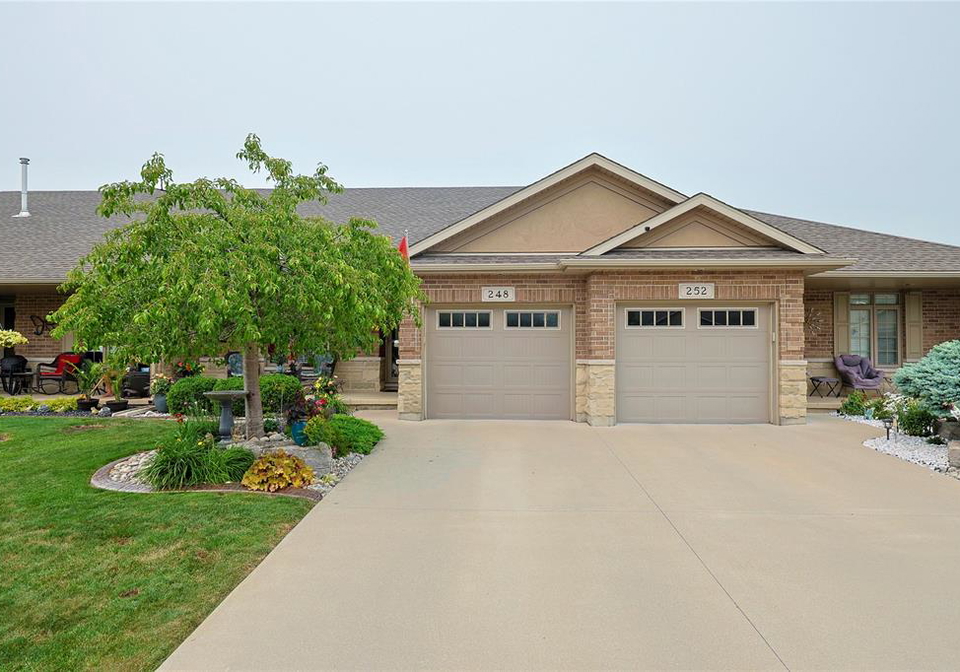 248-bentley-court-sarnia-ontario-26017358