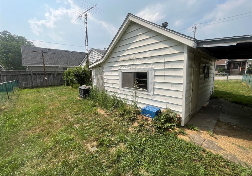 311-queen-street-wallaceburg-ontario-26017359