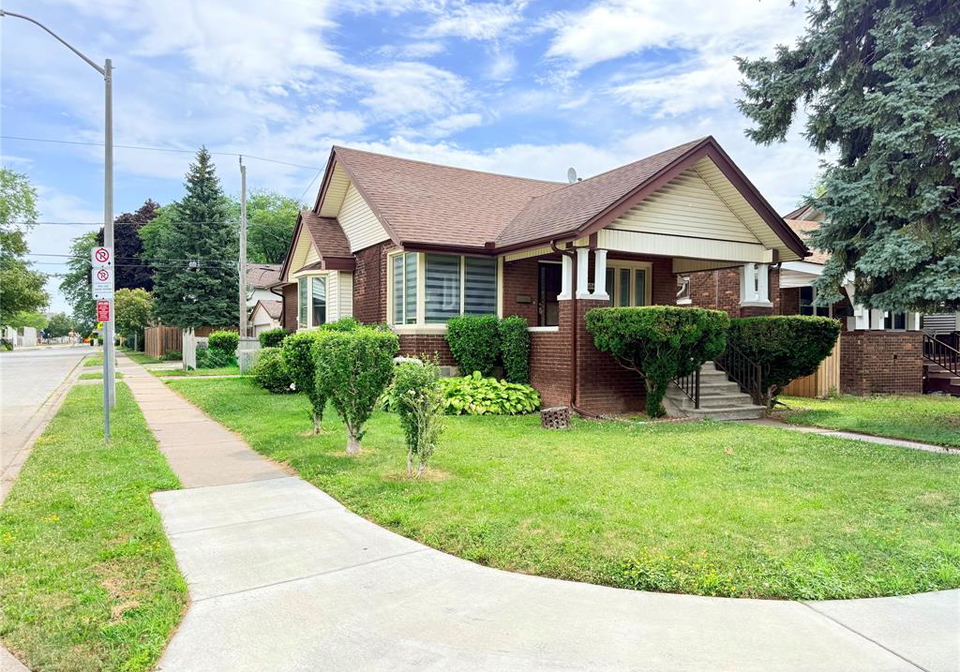 1404-dougall-avenue-windsor-ontario-26017372