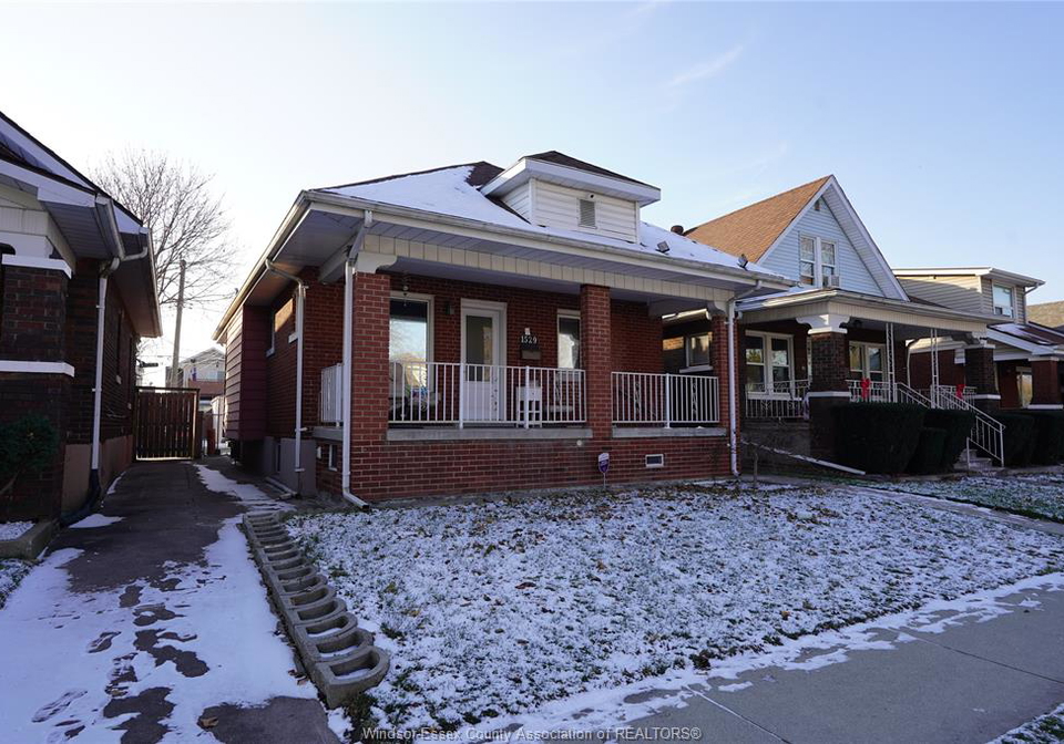 1529-elsmere-avenue-windsor-ontario-26017373