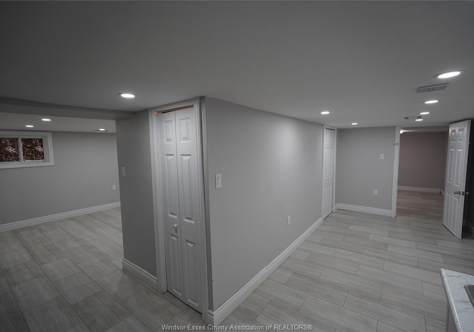 1529-elsmere-avenue-windsor-ontario-26017373