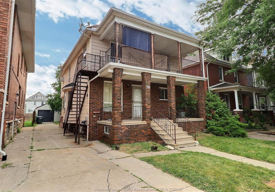 748-pierre-windsor-ontario-26017382