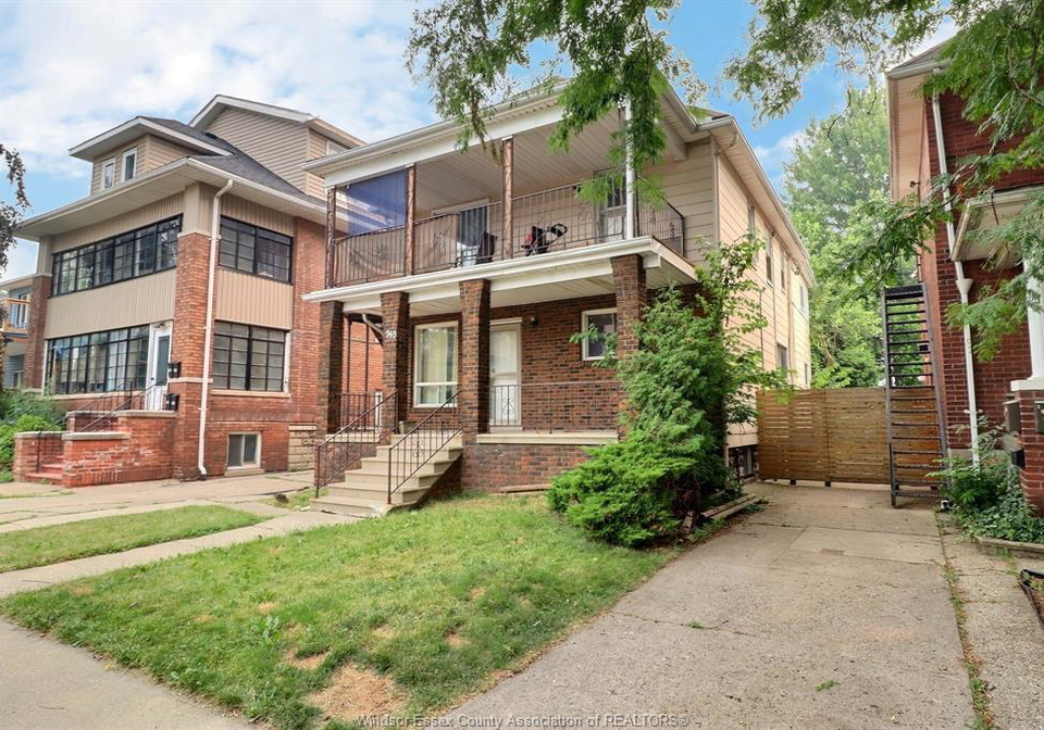 748-pierre-windsor-ontario-26017382