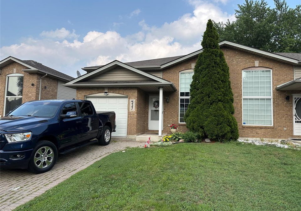 447-merrill-avenue-lasalle-ontario-26017410