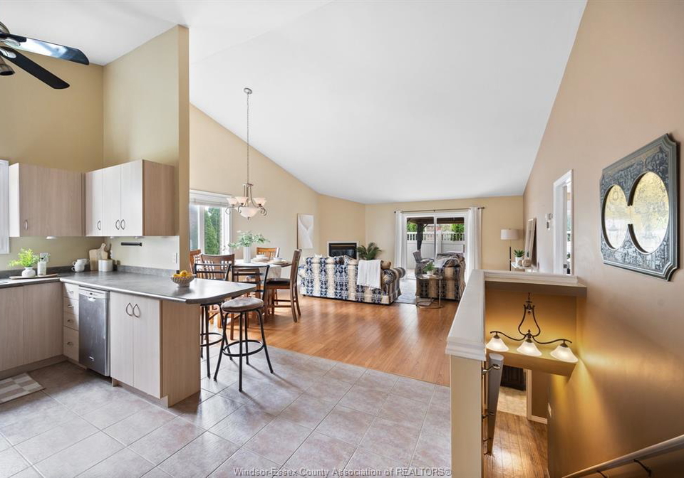 11429-cormorant-street-windsor-ontario-26017443