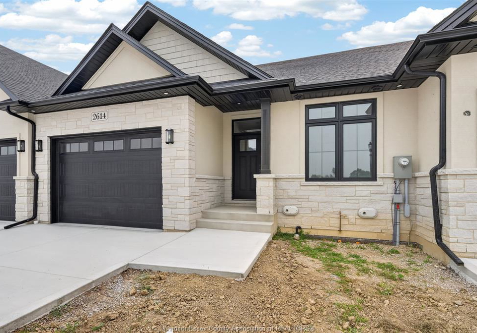 2614-barkley-avenue-windsor-ontario-26017444