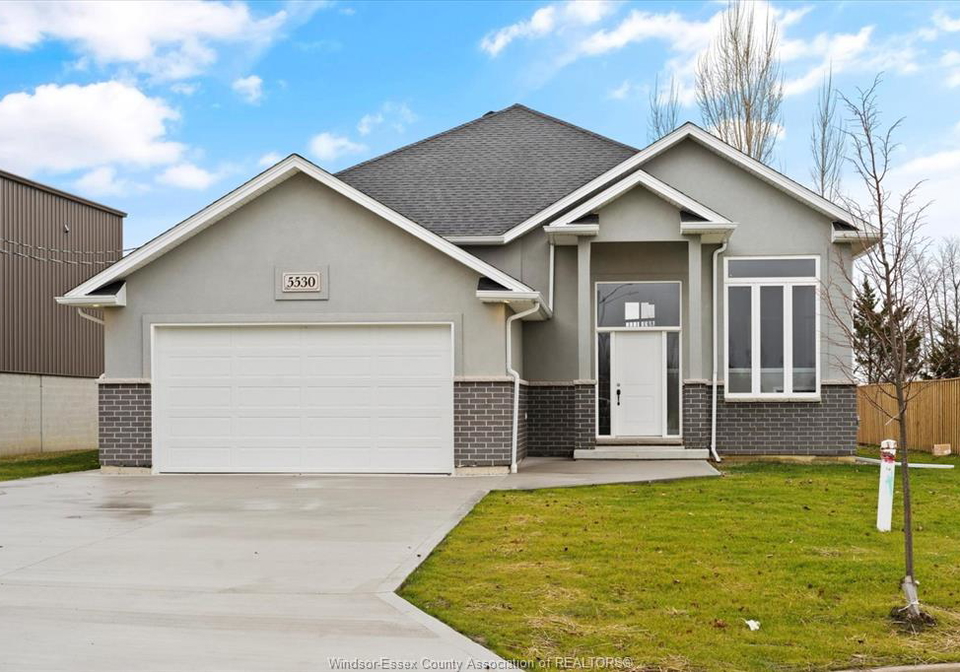 4511-ursula-lakeshore-ontario-26017446