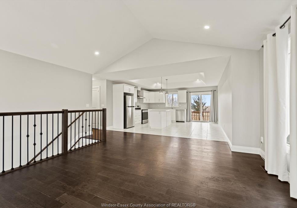 4511-ursula-lakeshore-ontario-26017446