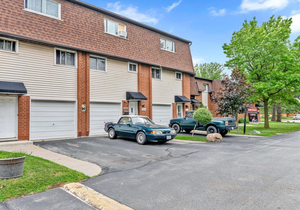 6312-thornberry-windsor-ontario-26017447
