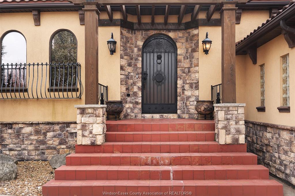4648-jenkela-court-windsor-ontario-26017473
