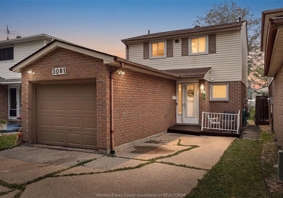 3081-fairlane-crescent-windsor-ontario-26017481