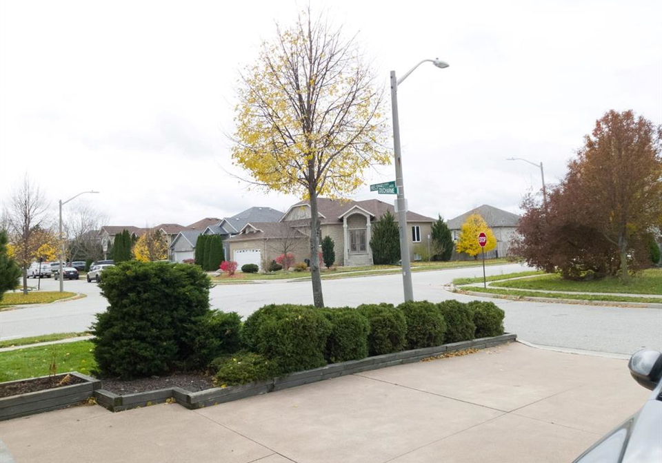 4694-helsinki-cr-windsor-ontario-26017508